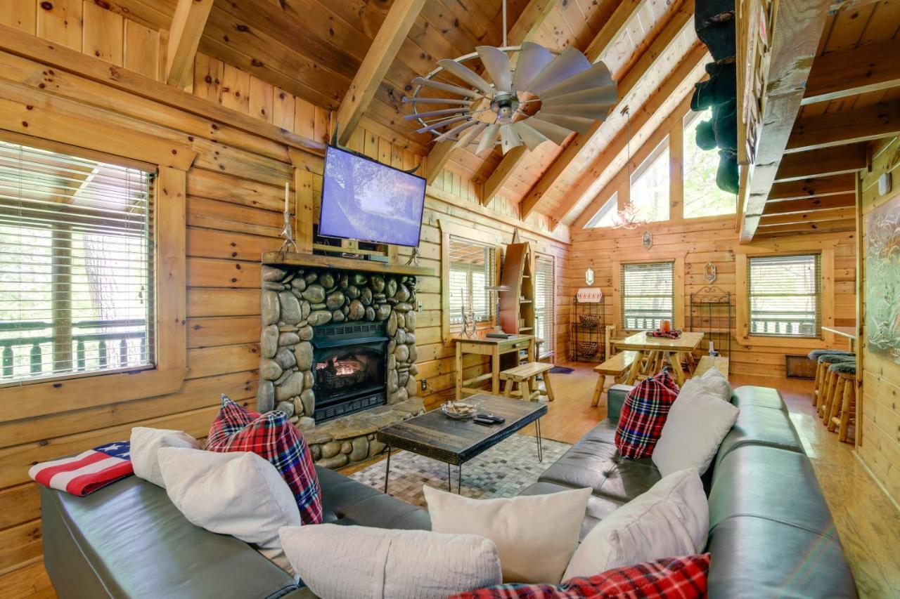 Вилла Gatlinburg Family Cabin With Private Hot Tub And Deck! Экстерьер фото